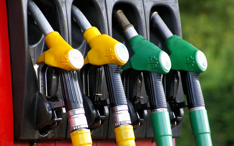 ФАС контролирует цены на бензин